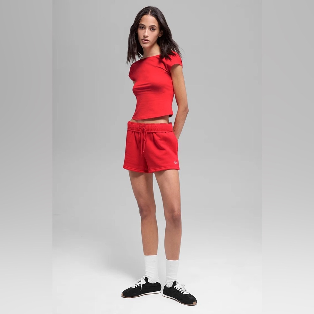Alo Yoga Accolade Short Bright Red XS - Picture 4 of 9